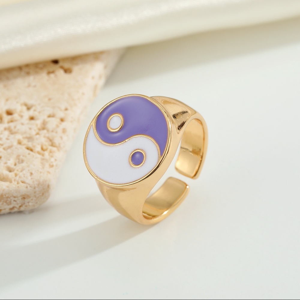 Purple yin yang ring